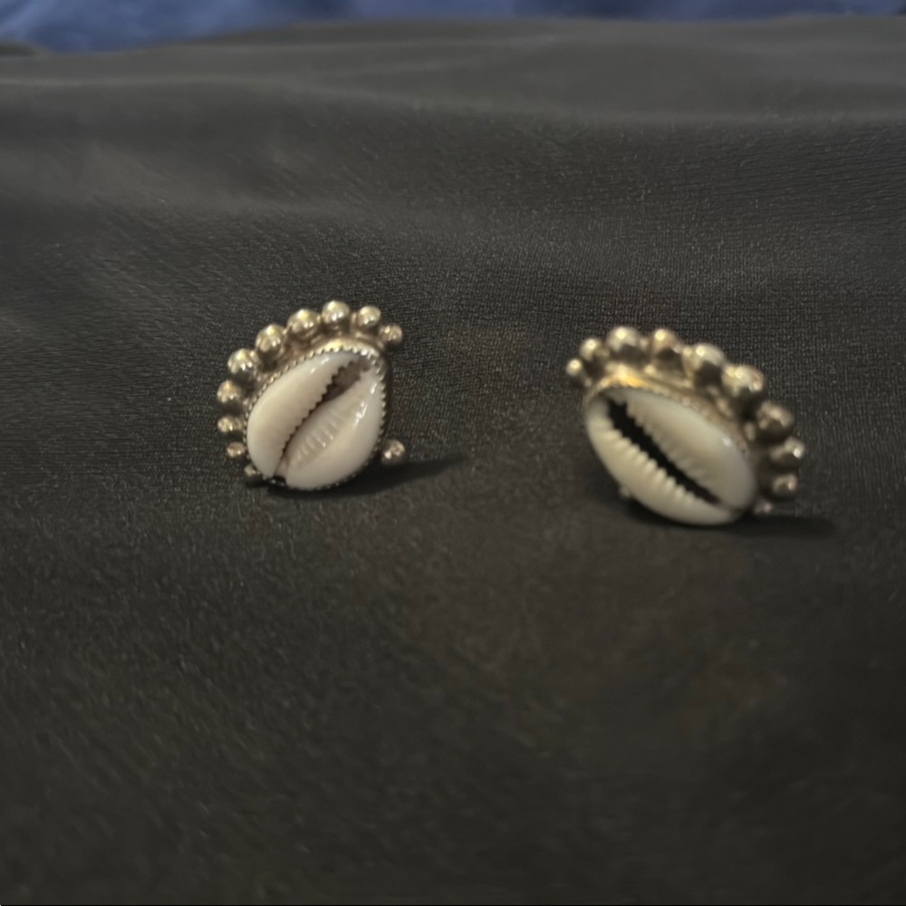 Shell and Silver Cuff Links